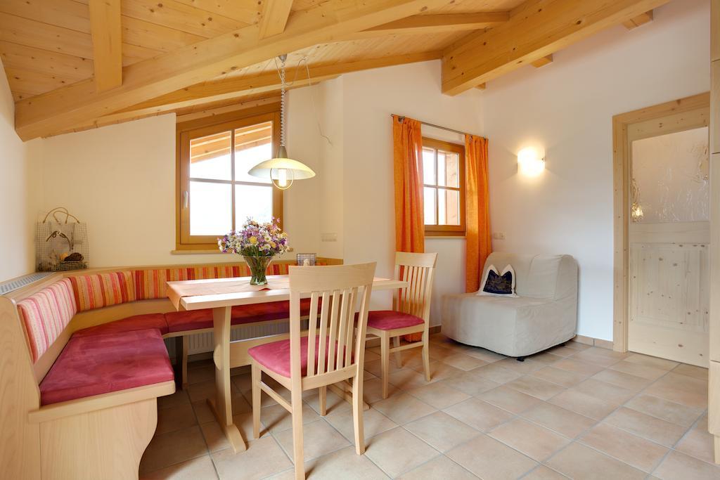 Villa Angerle Hof Welschnofen Zimmer foto